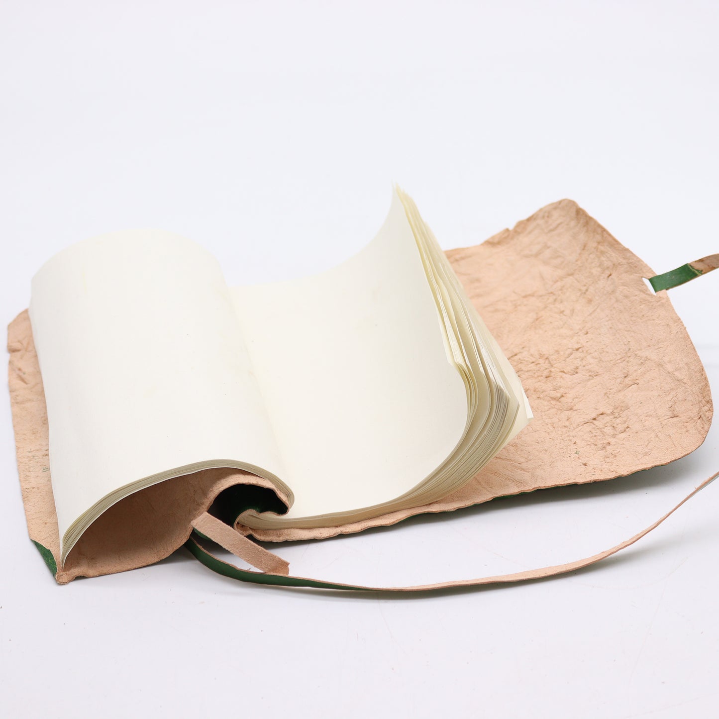 Rolled Leather Travel Notebook - 96 pages - Green 21x15cm