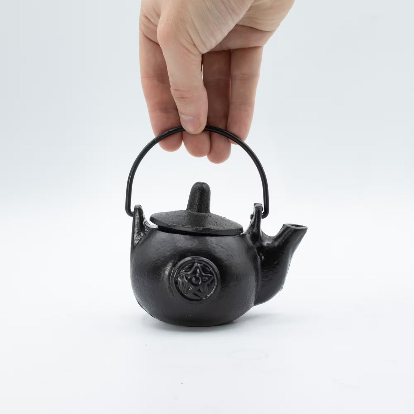 1x Small Cast Iron Ritual Pot with Pentagon 8x8x10cm